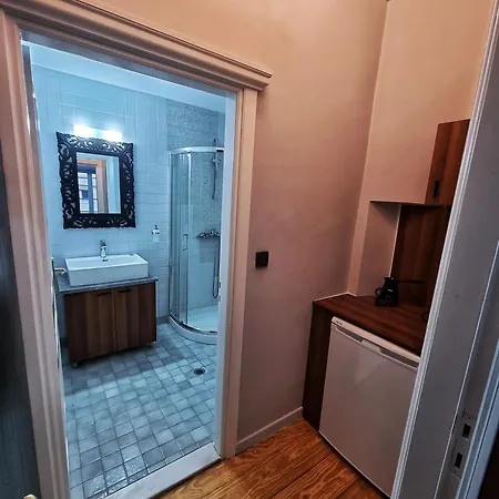 Deisis In The Center Of Appartement *
