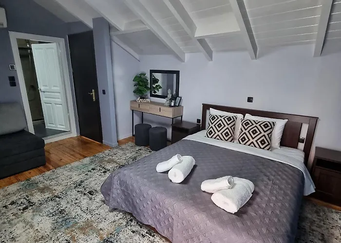 Deisis In The Center Of Διαμέρισμα