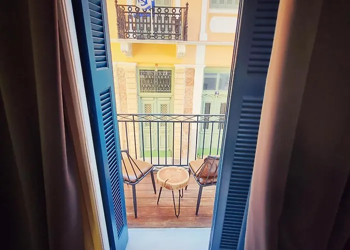 Deisis In The Center Of